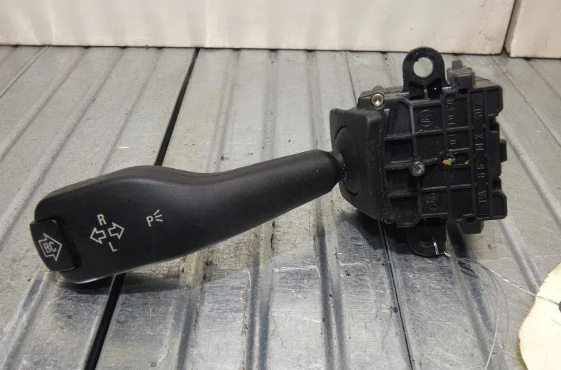 Commande clignotant BMW SERIE 3 E46 TOURING PHASE 2 BREAK occasion — photo 2