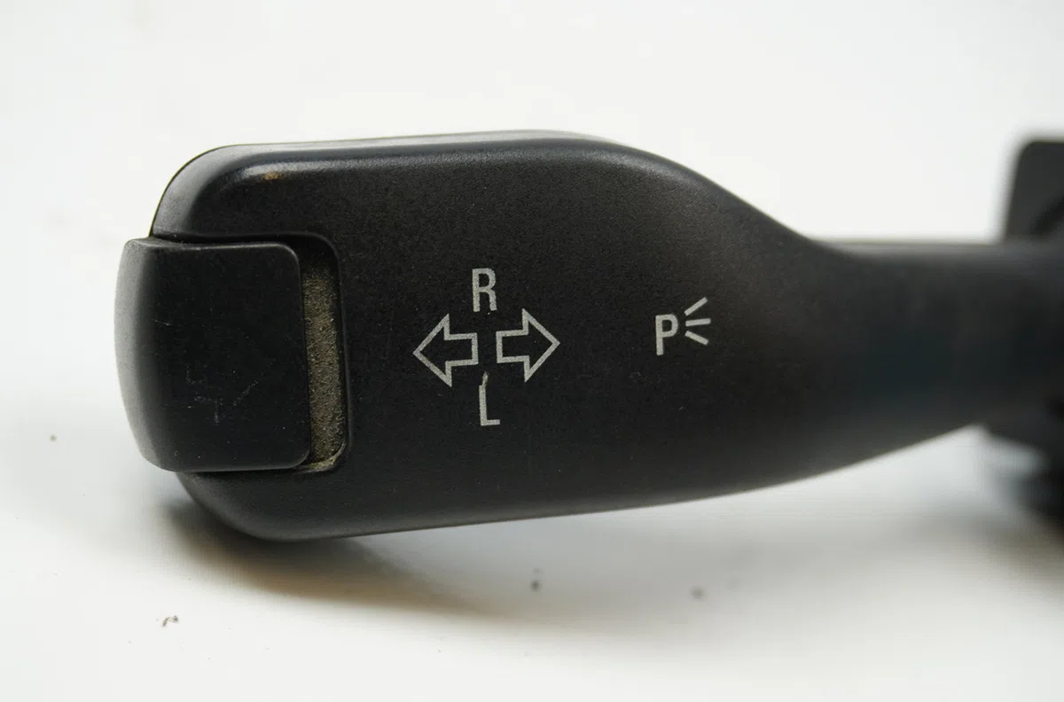 Commande clignotant Bmw X3 (E83) 3.0 d (2004-2005) occasion — photo 2