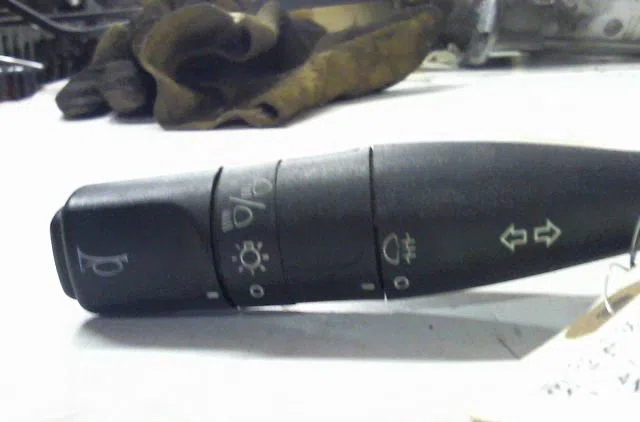 Commande clignotant CITROEN BERLINGO occasion — photo 2
