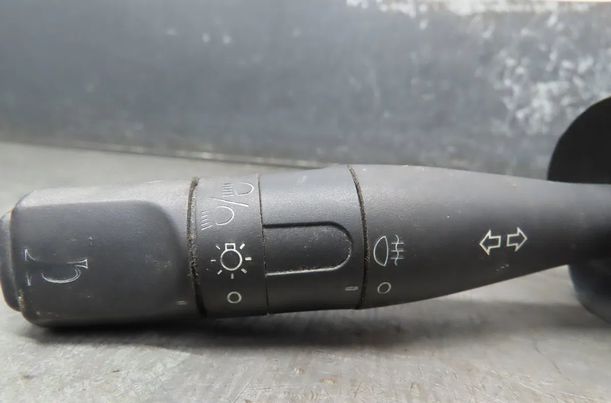 Commande clignotant CITROEN SAXO 2000 occasion — photo 2