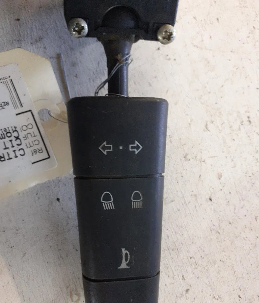 Commande clignotant Citroen XM (Y3) 2.1 td 12v (1989-1994) occasion — photo 2