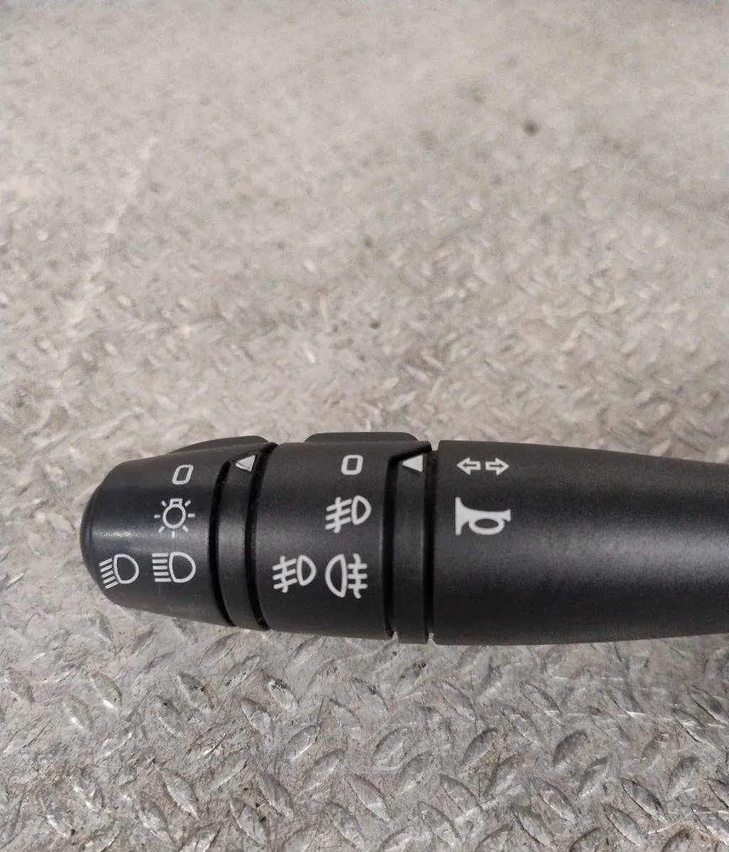 Commande clignotant DACIA DUSTER 1 PHASE 1 occasion — photo 2