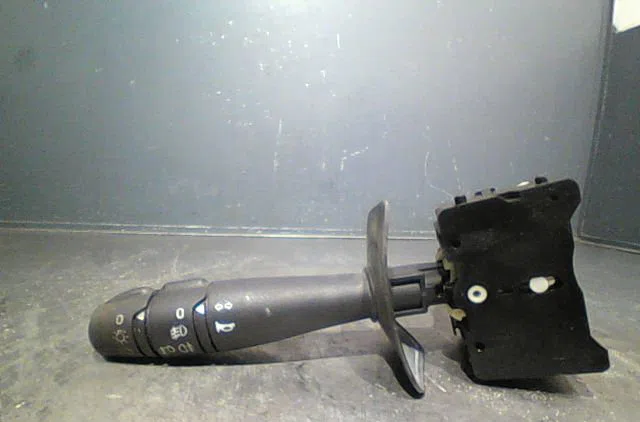 Commande clignotant Dacia LOGAN (LS_) 1.5 dci (ls0k) (2006-2012) occasion — photo 3