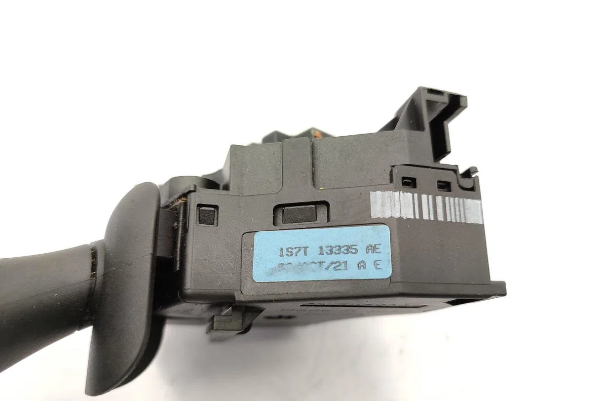 Commande clignotant FORD FIESTA 5 PHASE 1 occasion — photo 2