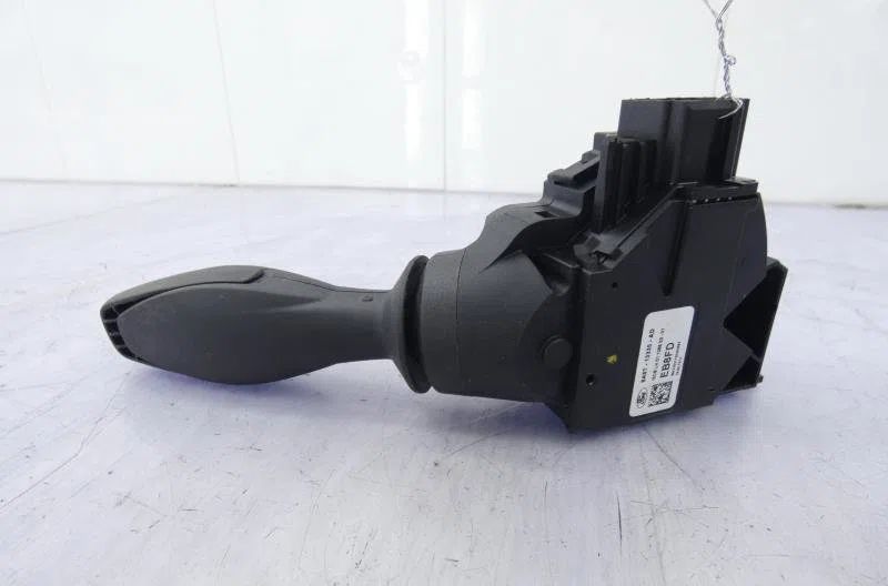 Commande clignotant FORD FIESTA 6 PHASE 2 occasion