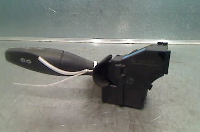 Commande clignotant Ford FIESTA V (JH_, JD_) 1.4 tdci (2001-2008) 5 portes occasion