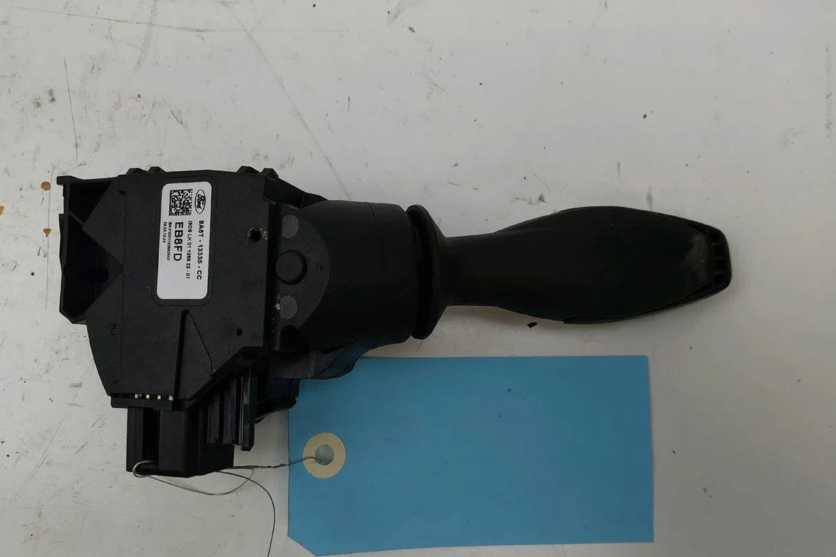 Commande clignotant Ford FIESTA VI (CB1, CCN) 1.4 tdci (2010-2012) 3 portes occasion — photo 2