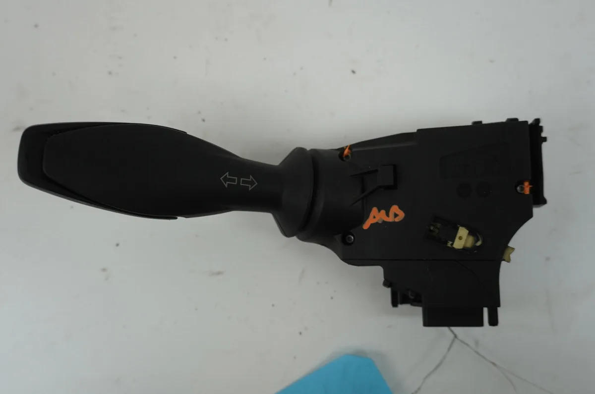 Commande clignotant Ford FIESTA VI (CB1, CCN) 1.4 tdci (2010-2012) 3 portes occasion