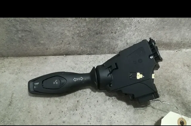 Commande clignotant Ford FIESTA VI (CB1, CCN) 1.6 tdci (2008-2012) occasion — photo 4