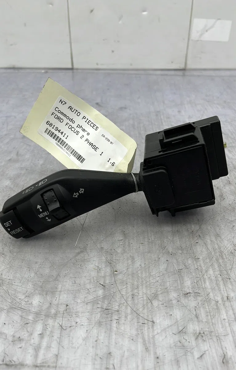 Commande clignotant FORD FOCUS 2 PHASE 1 occasion — photo 2