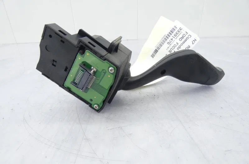 Commande clignotant FORD FOCUS 3 PHASE 1 BREAK occasion — photo 4