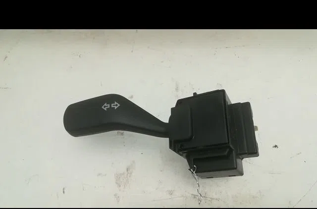 Commande clignotant FORD FOCUS II 2006 occasion