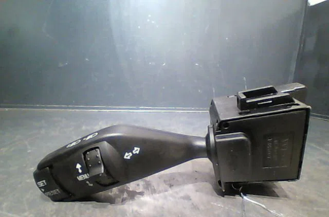 Commande clignotant Ford FOCUS II (DA_, HCP, DP) 1.6 tdci (2004-2012) occasion — photo 3