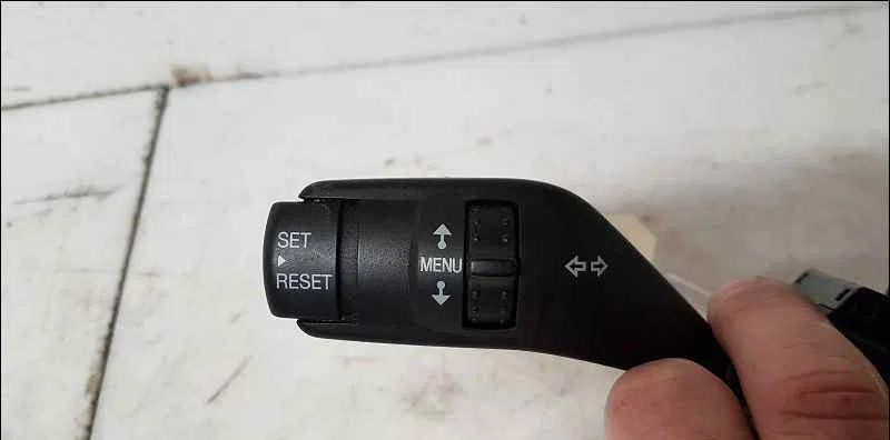 Commande clignotant FORD FOCUS II occasion — photo 2