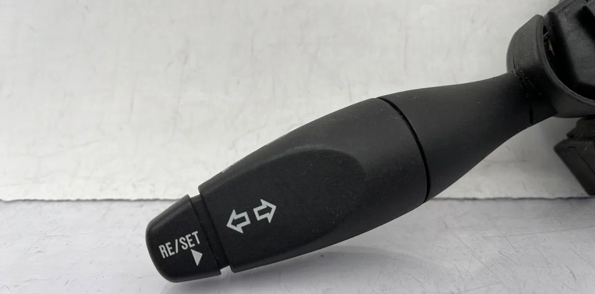 Commande clignotant FORD FUSION PHASE 2 occasion — photo 3