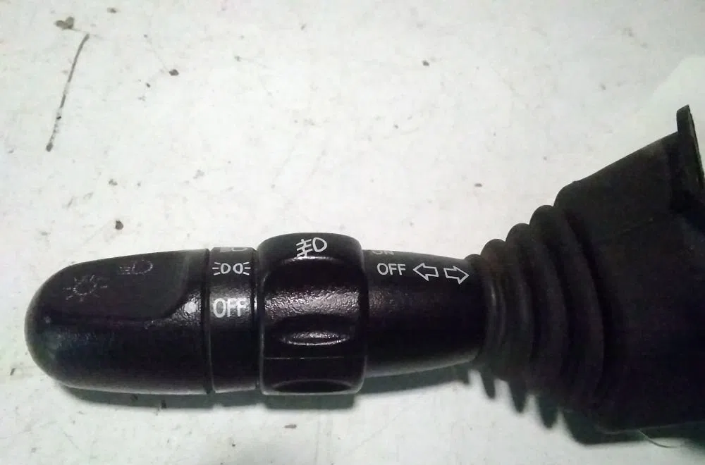 Commande clignotant GM DAEWOO LACETTI 2005 occasion — photo 3