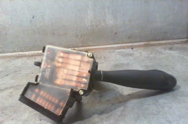 Commande clignotant HYUNDAI GETZ Phase 1 09-2002--11-2005 occasion — photo 2