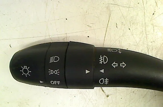 Commande clignotant Hyundai I30 (FD) 1.4 (2007-2011) occasion — photo 2