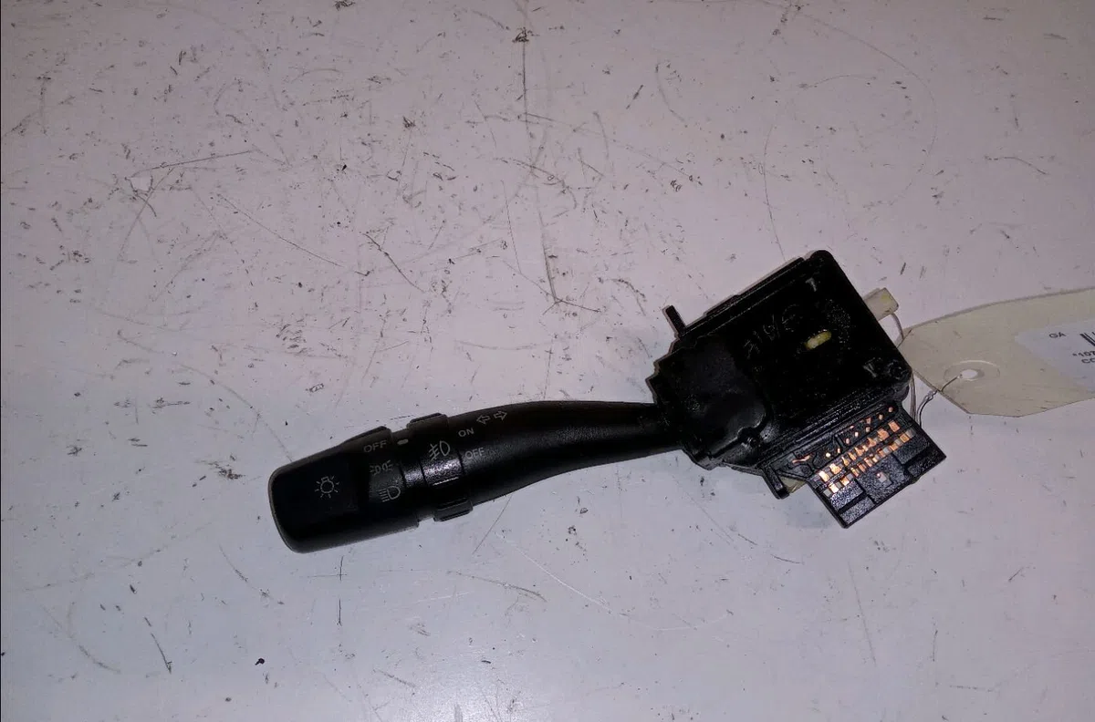 Commande clignotant Kia SORENTO I (JC) 2.5 crdi (2006-2011) 5 portes occasion — photo 4