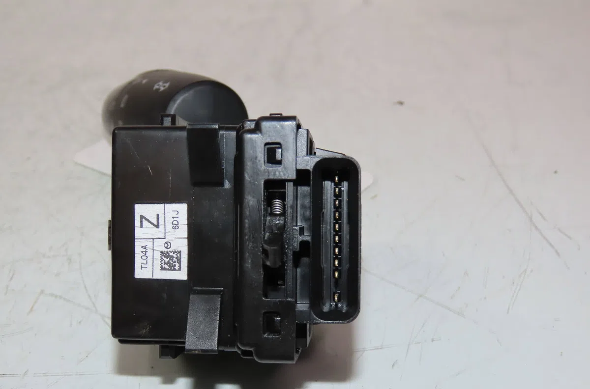 Commande clignotant Mazda 2 (DL, DJ) 1.5 skyactiv-g (djlfs) (2014) occasion — photo 2