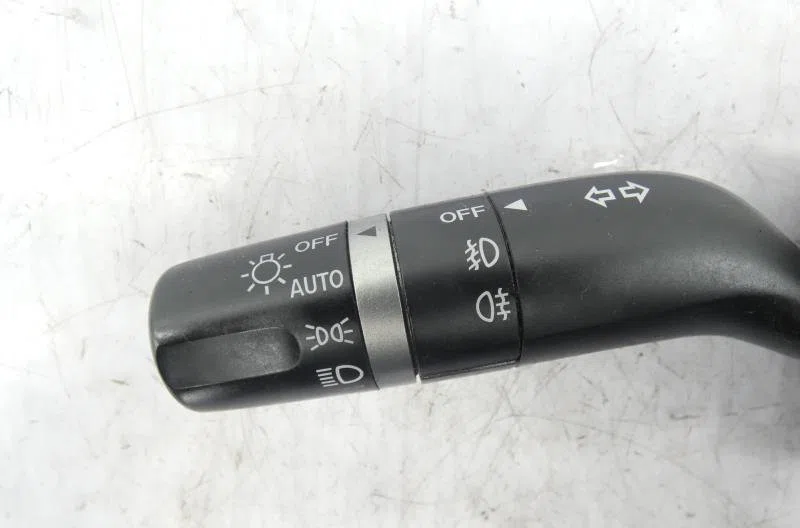 Commande clignotant MAZDA 3 2 PHASE 1 occasion — photo 3