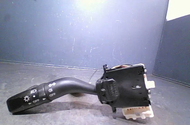 Commande clignotant Mazda 6 Hatchback (GG) 2.0 di (gg14) (2002-2007) occasion — photo 3