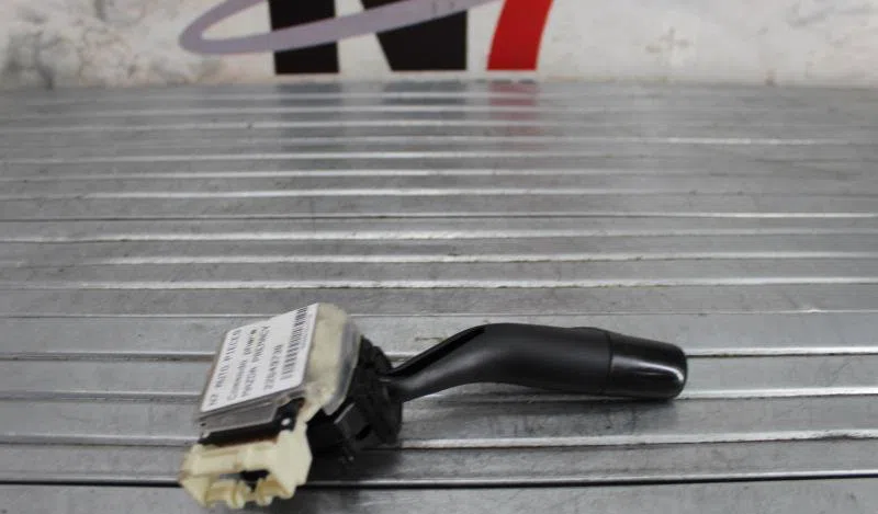 Commande clignotant MAZDA PREMACY occasion — photo 2