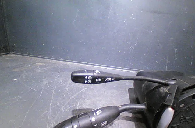 Commande clignotant Mercedes-benz CLASSE A (W169) A 180 cdi (169.007, 169.307) (2004-2012) 5 portes occasion — photo 2