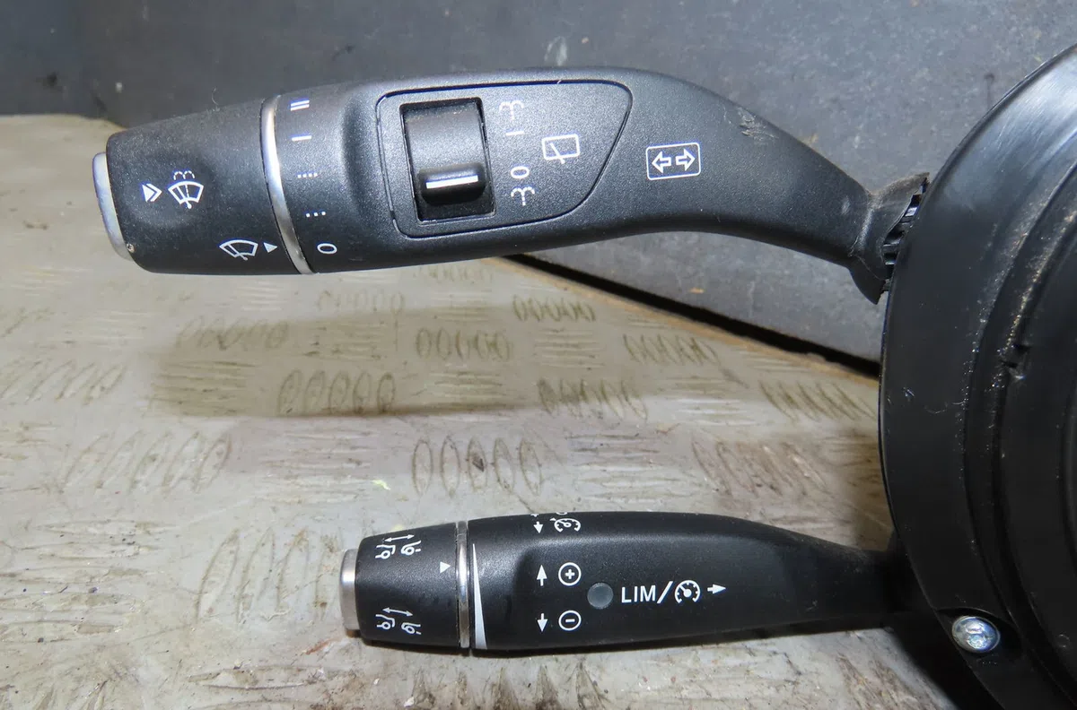 Commande clignotant Mercedes-benz CLASSE A (W176) A 250 (176.050) (2015-2018) occasion — photo 2