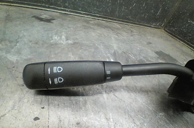 Commande clignotant Mercedes-benz CLASSE E (W210) E 220 cdi (210.006) (1998-1999) occasion — photo 2
