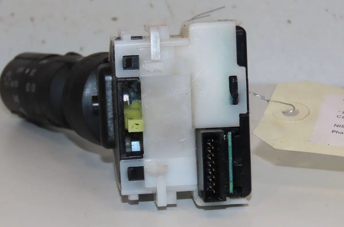Commande clignotant Nissan QASHQAI - QASHQAI 2 I (J10, NJ10, JJ10E) 1.5 dci (2010-2013) 5 portes occasion — photo 2