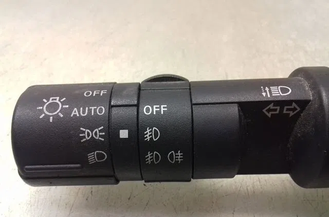 Commande clignotant Nissan QASHQAI - QASHQAI 2 I (J10, NJ10, JJ10E) 1.5 dci (2010-2013) 5 portes occasion