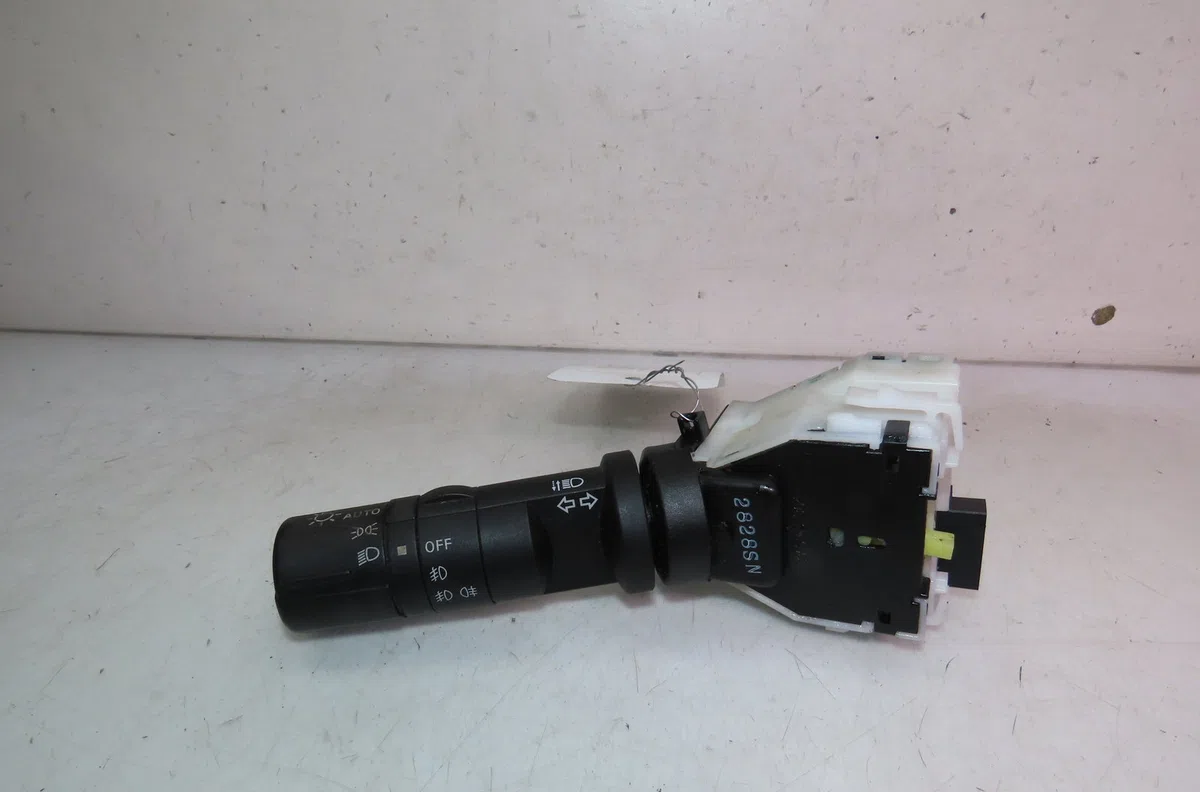Commande clignotant Nissan QASHQAI - QASHQAI 2 I (J10, NJ10, JJ10E) 1.5 dci (2010-2013) 5 portes occasion