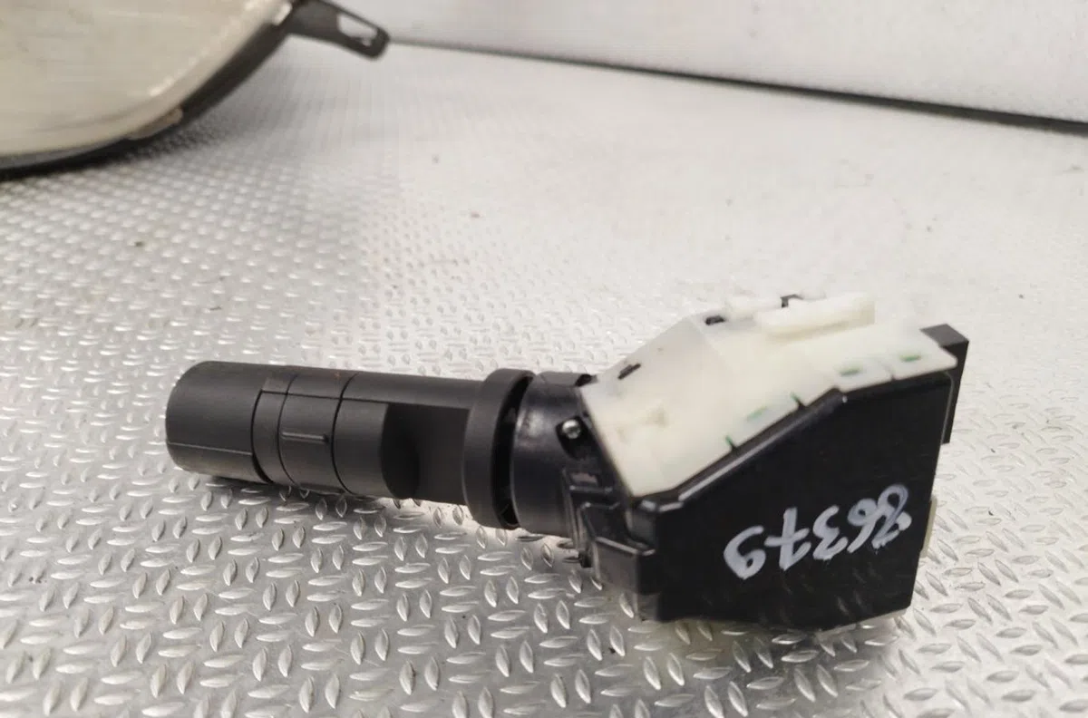 Commande clignotant Nissan QASHQAI - QASHQAI 2 I (J10, NJ10, JJ10E) 1.6 (2010-2013) occasion — photo 2
