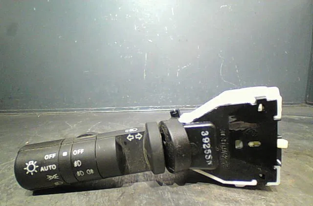 Commande clignotant Nissan QASHQAI - QASHQAI 2 I (J10, NJ10, JJ10E) 1.6 dci (2011-2013) 5 portes occasion — photo 3