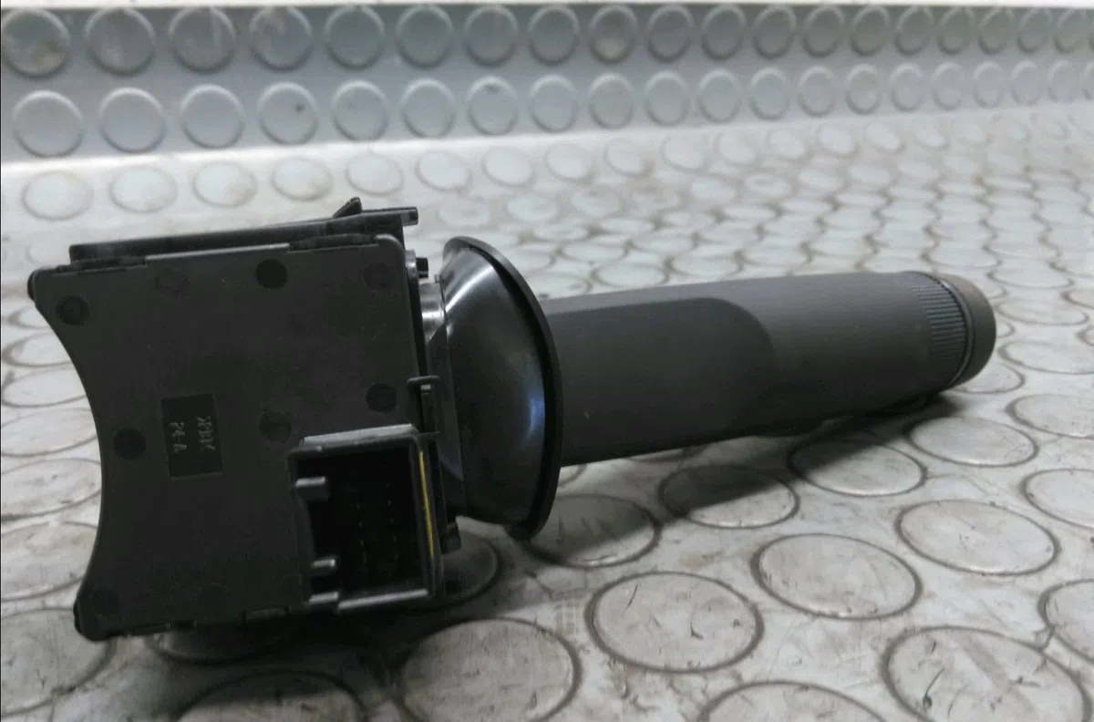 Commande clignotant Opel ASTRA J Sports Tourer (P10) 1.7 cdti (35) (2010-2015) occasion — photo 2