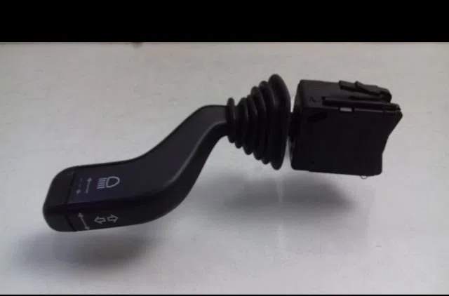 Commande clignotant Opel CORSA C (X01) 1.2 twinport (f08, f68) (2004-2009) occasion — photo 4
