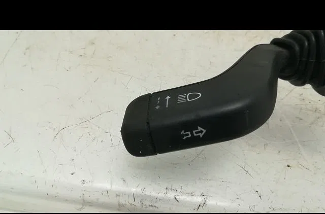 Commande clignotant Opel CORSA C (X01) 1.7 dti (f08, f68) (2000-2009) 5 portes occasion — photo 2