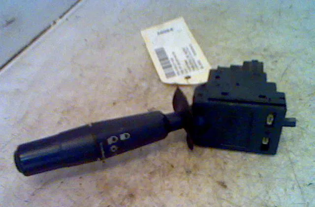 Commande clignotant PEUGEOT 106 1996 occasion — photo 2