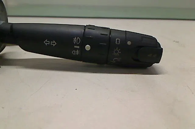 Commande clignotant PEUGEOT 607 2002 occasion — photo 3