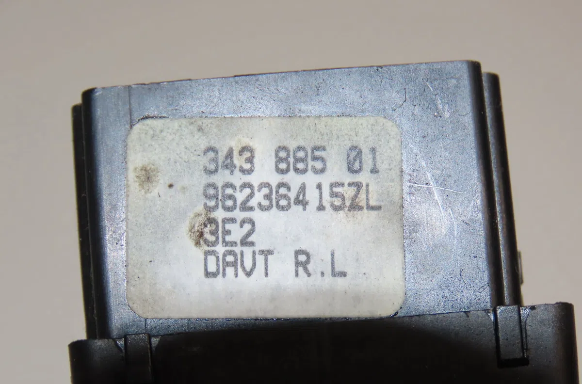 Commande clignotant Peugeot PARTNER Monospace (5_, G_) 2.0 hdi (2000-2008) 3 portes occasion — photo 4