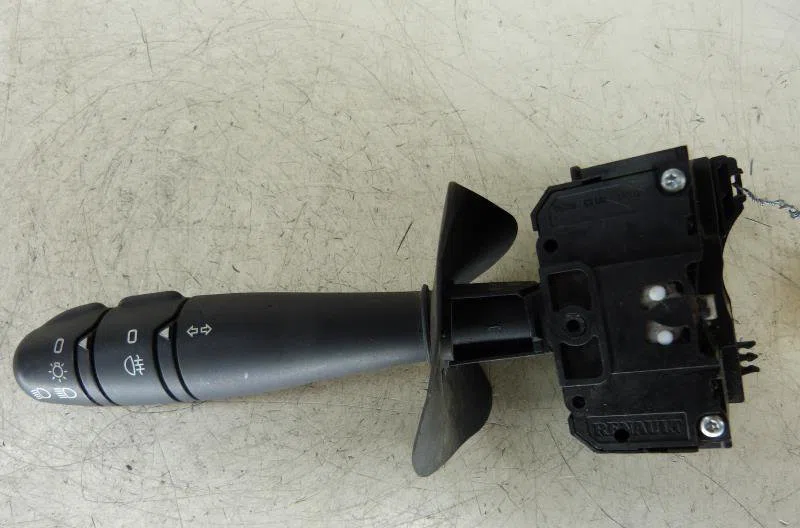 Commande clignotant RENAULT CLIO 2 CAMPUS PHASE 2 occasion — photo 2