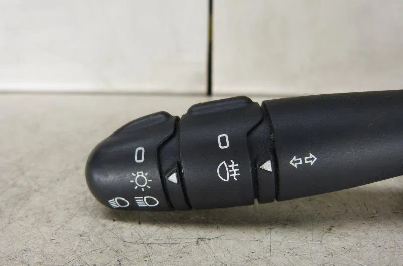 Commande clignotant RENAULT CLIO 2 CAMPUS PHASE 2 occasion — photo 3