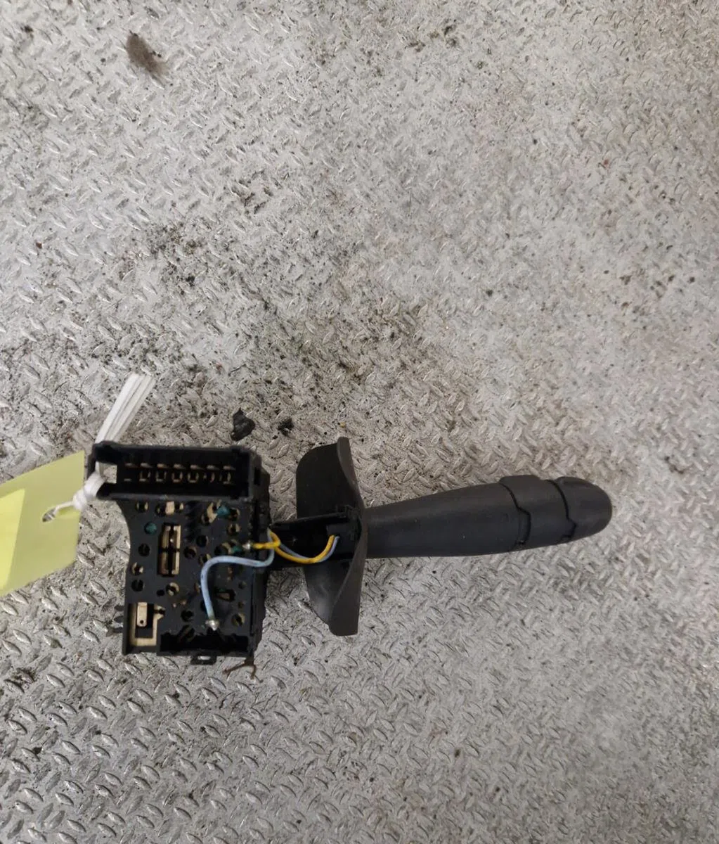 Commande clignotant RENAULT CLIO 2  CLIO 2 PHASE 2 occasion — photo 2