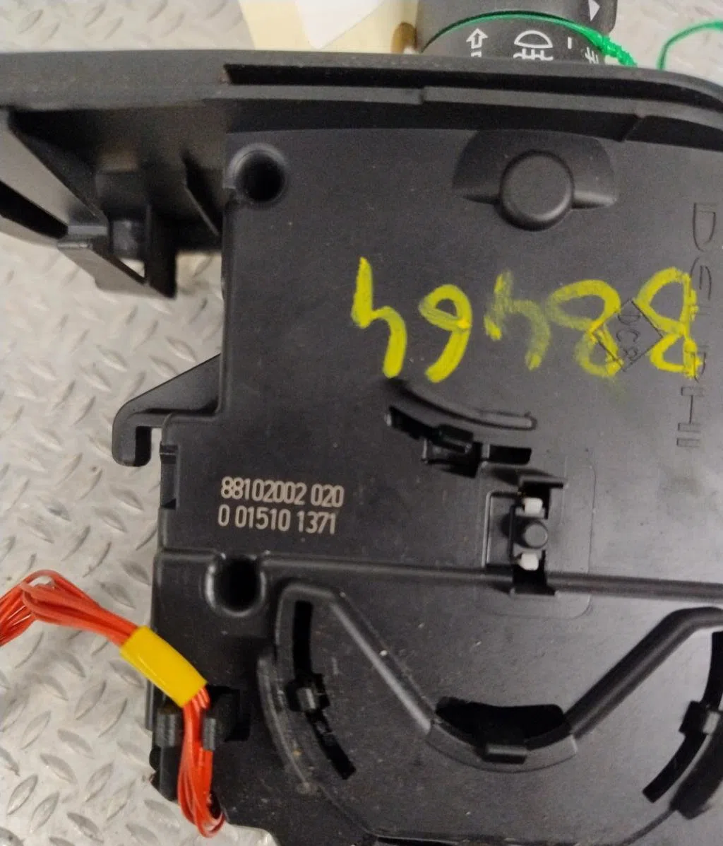 Commande clignotant RENAULT CLIO 3  CLIO 3 PHASE 2 BREAK occasion — photo 3