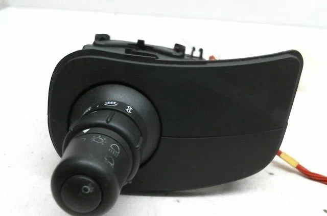 Commande clignotant Renault CLIO III (BR0-1, CR0-1) 1.5 dci (br17, cr17) (2005-2012) 5 portes occasion