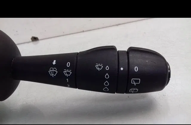 Commande clignotant Renault CLIO IV (BH_) 0.9 tce 90 (2012) 5 portes occasion — photo 2