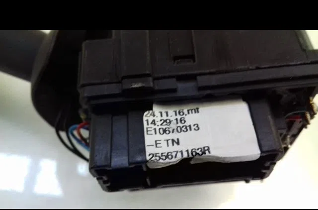Commande clignotant Renault CLIO IV (BH_) 0.9 tce 90 (2012) 5 portes occasion — photo 3