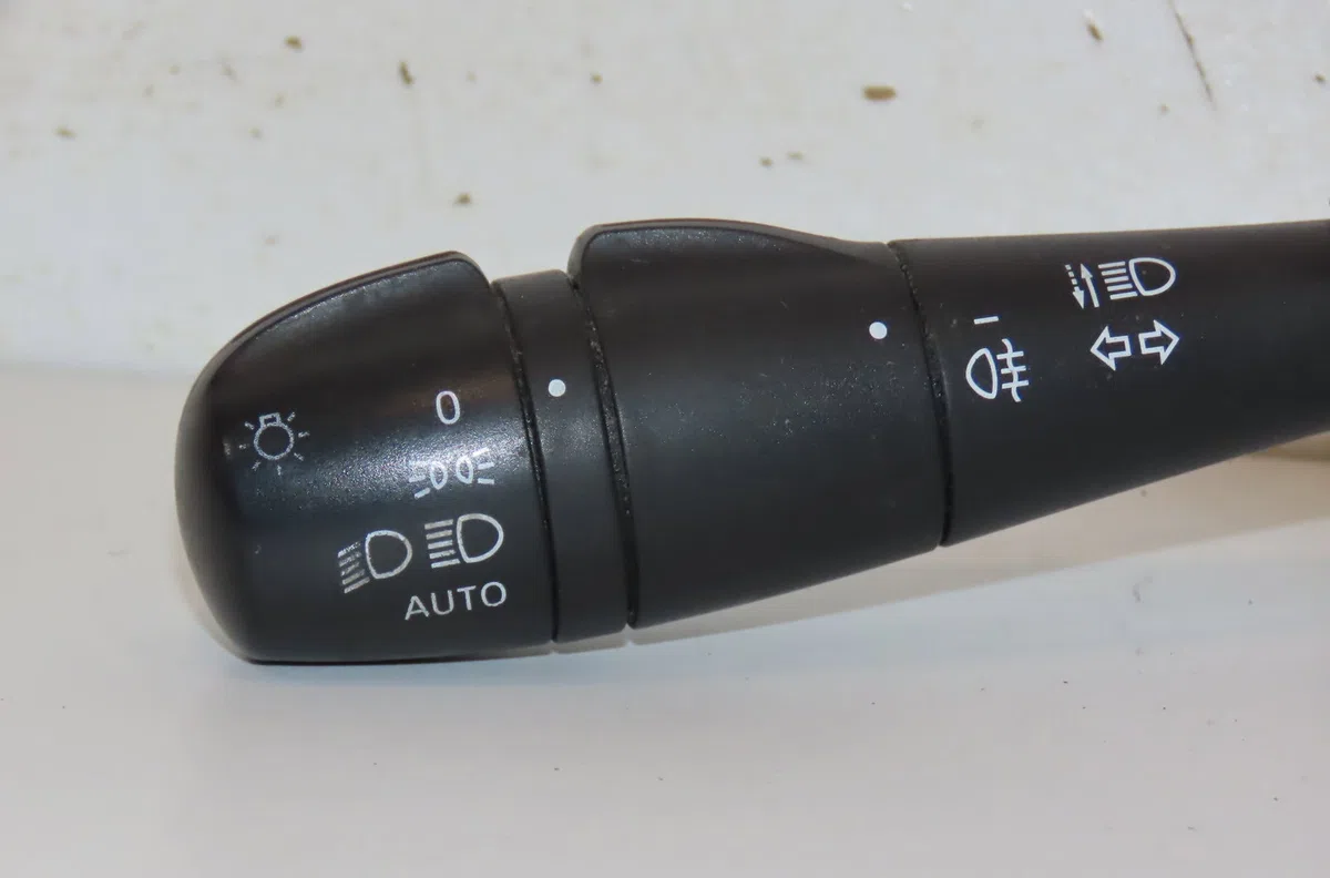 Commande clignotant Renault CLIO IV Grandtour (KH_) 1.2 tce 120 (khm0) (2013) occasion — photo 2