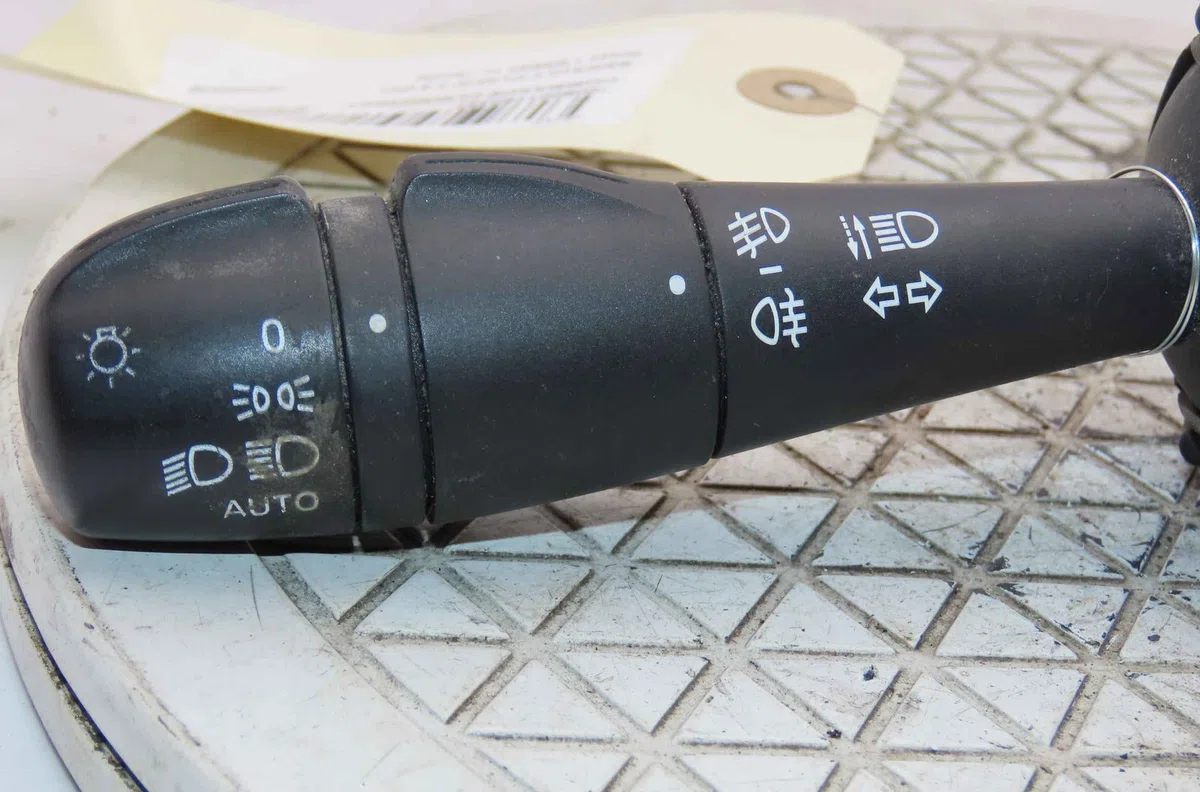 Commande clignotant RENAULT CLIO IV occasion — photo 2